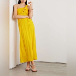 CHLOÉ
Asymmetric knotted pleated wool gown